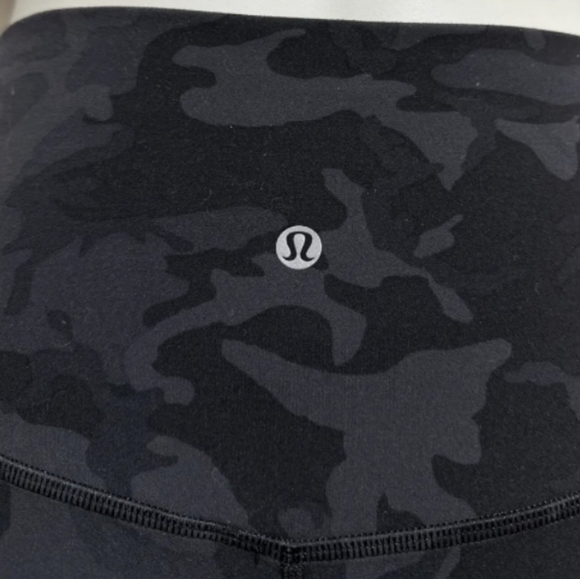 NWT  🍋 LULULEMON 🍋 Align 25"  Camo Size 2 - Picture 7 of 11